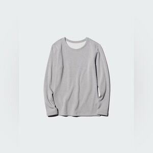 NWT women’s small heat tech ultra warm Uniqlo Shirt. In original box. Gray.